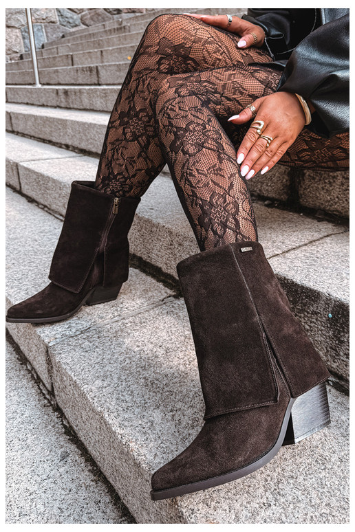 cowboy stijl enkellaarsjes met hakken van natuurlijk suede met geborduurde schacht Big Star UU274115 in chocoladekleur