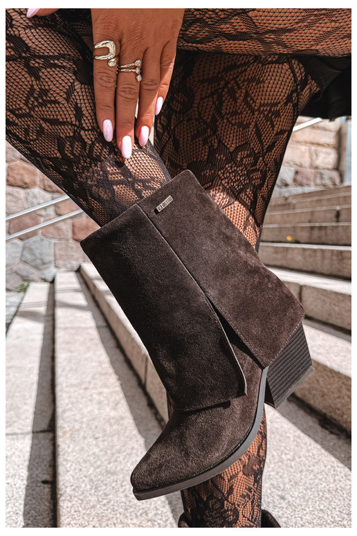 cowboy stijl enkellaarsjes met hakken van natuurlijk suede met geborduurde schacht Big Star UU274115 in chocoladekleur