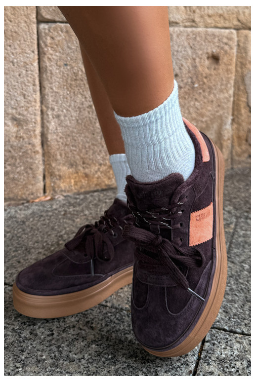 faux suede sneakers model laarzen voor dames geïsoleerd Big Star UU274770 in chocoladekleur