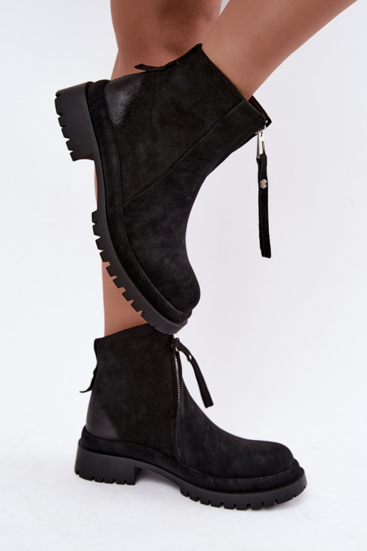 Geïsoleerde suède schoenen voor dames Tai turiciejka K7732-01 in zwarte kleur