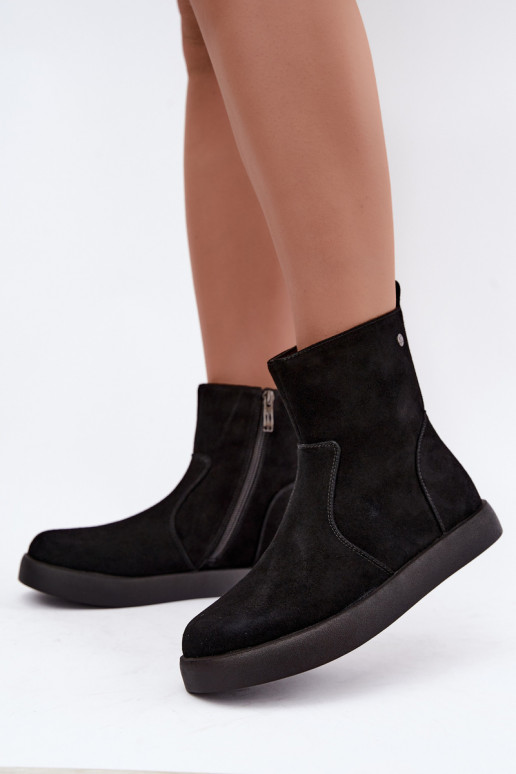 Geïsoleerde suède schoenen voor dames Tai turiciejka K7800-01 in zwarte kleur