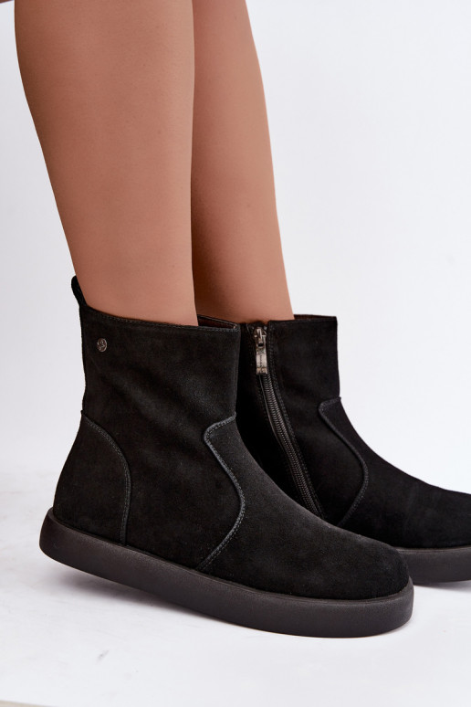 Geïsoleerde suède schoenen voor dames Tai turiciejka K7800-01 in zwarte kleur