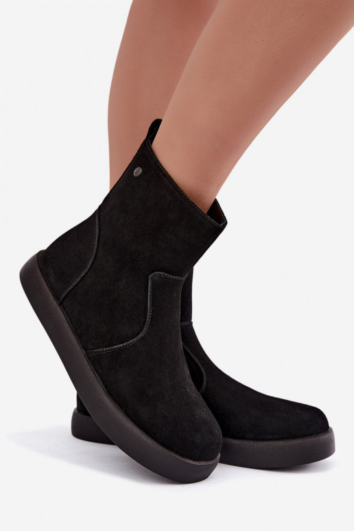 Geïsoleerde suède schoenen voor dames Tai turiciejka K7800-01 in zwarte kleur