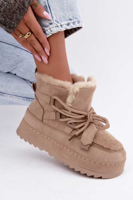 Zandkleurige veterschoenen voor de winter op platform Coraliah