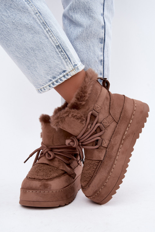 Bruine veterschoenen voor de winter op platform Coraliah