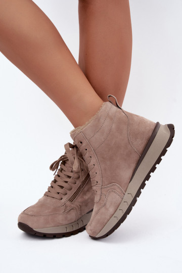 Gevoerde dames enkellaarsjes van faux suede zandkleur Alirella 2