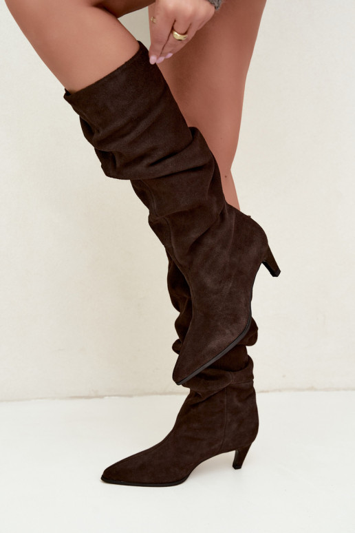 Faux suede geïsoleerde lange laarzen Slouchy met hakken Vinceza 89167 in chocoladekleur