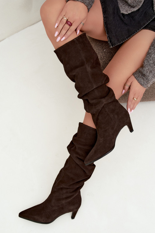 Faux suede geïsoleerde lange laarzen Slouchy met hakken Vinceza 89167 in chocoladekleur