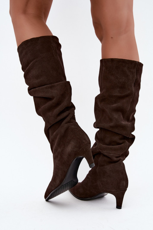 Faux suede geïsoleerde lange laarzen Slouchy met hakken Vinceza 89167 in chocoladekleur