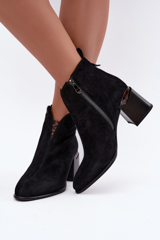 Faux suede warme enkellaarsjes met hakken in zwarte kleur Laverelle
