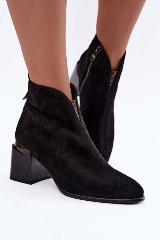 Faux suede warme enkellaarsjes met hakken in zwarte kleur Laverelle