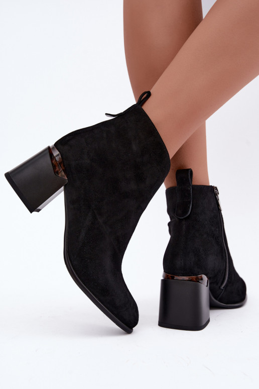 Faux suede warme enkellaarsjes met hakken in zwarte kleur Laverelle