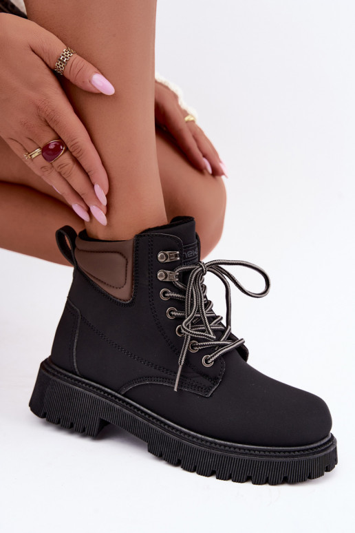 Geïsoleerde zwarte dames schoenen Sarvella