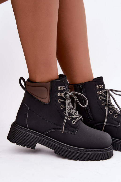 Geïsoleerde zwarte dames schoenen Sarvella