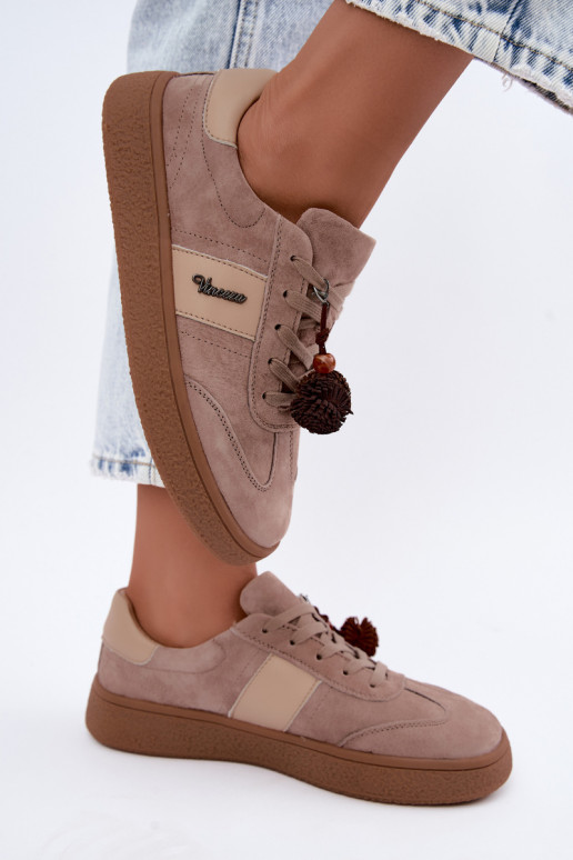 Faux suede sneakers met fluffy pompons Vinceza 79682 zandkleurig