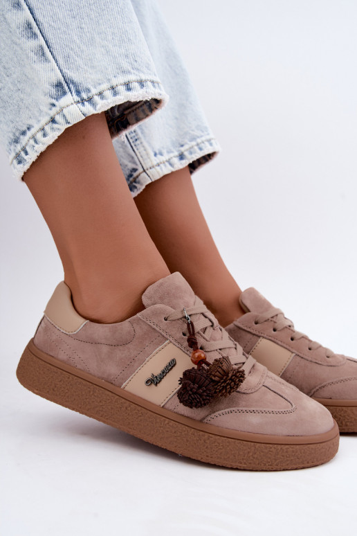 Faux suede sneakers met fluffy pompons Vinceza 79682 zandkleurig