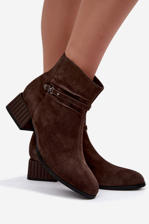 Dames enkellaarsjes van faux suede Klocke geïsoleerd D&A CR62-3476 in bruine kleur