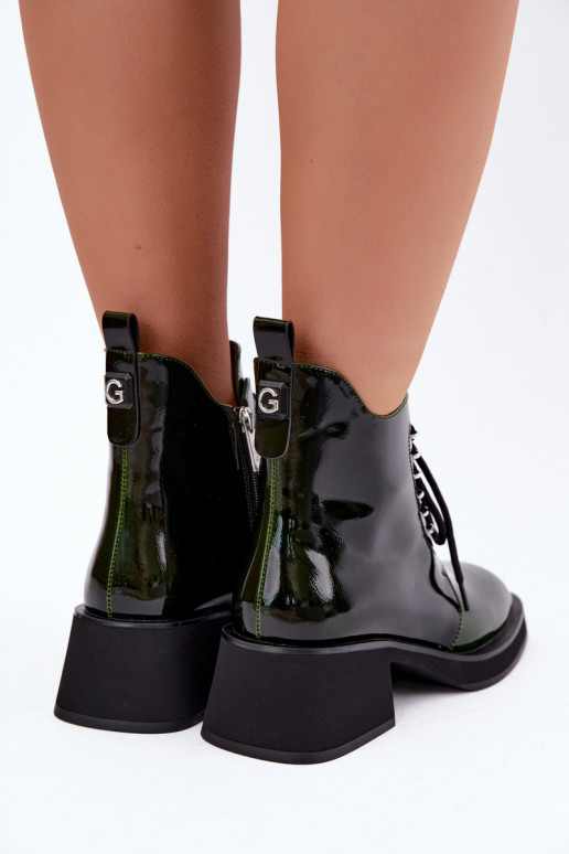 Faux leren gevoerde enkellaarsjes met lak effect Klocke GOE UU2N4129 khaki