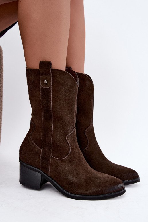 geïsoleerde cowboy-stijl enkellaarsjes met hakken Vinceza 133106 in chocolade