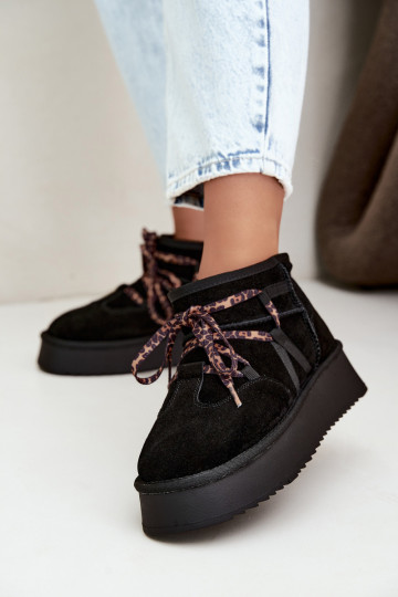 Zwarte faux suede sneeuwlaarzen met platform en stijlvolle details GOE UU2N4919 2