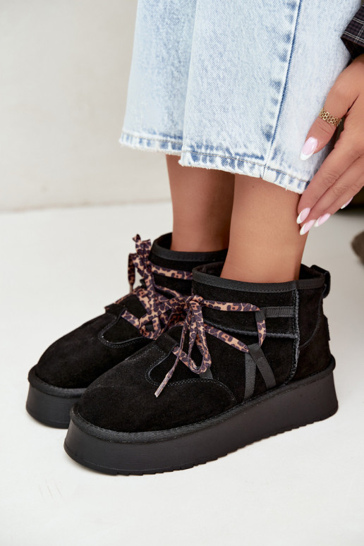 Zwarte faux suede sneeuwlaarzen met platform en stijlvolle details GOE UU2N4919