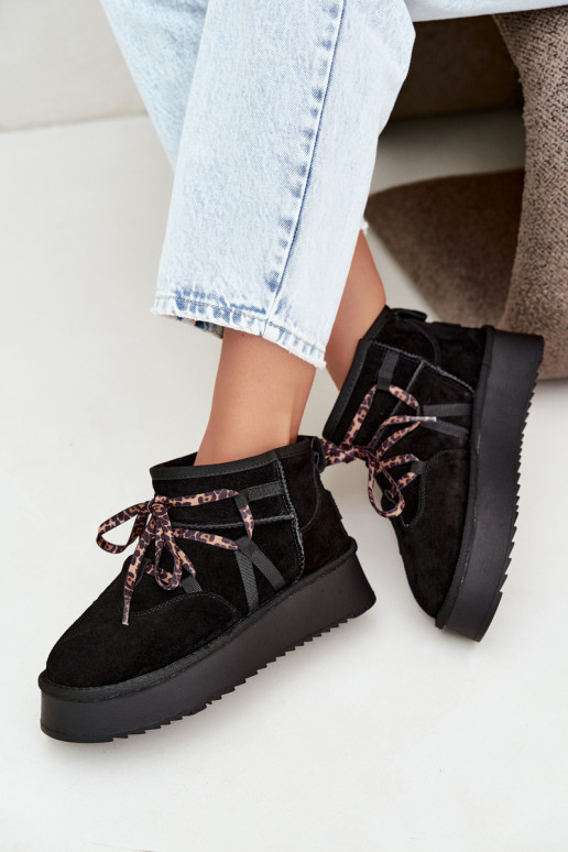 Zwarte faux suede sneeuwlaarzen met platform en stijlvolle details GOE UU2N4919