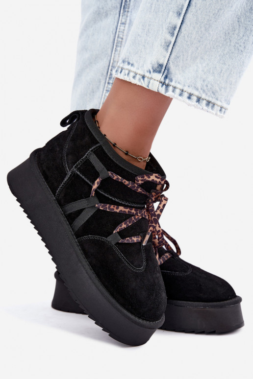 Zwarte faux suede sneeuwlaarzen met platform en stijlvolle details GOE UU2N4919