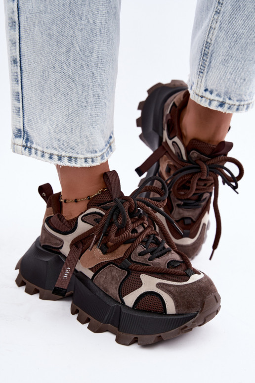 Bruine sneakers van faux suede met platform en dubbele veters GOE UU2N4012