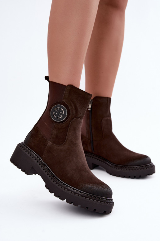Verwarmde suède enkellaarsjes met elegante details Zazoo 60578 chocolade
