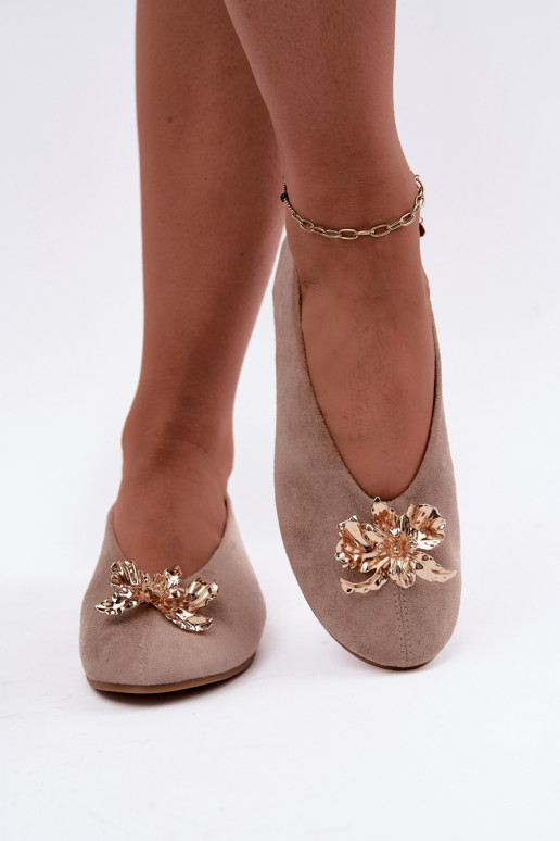 Ballet flats met versieringen in zandkleur Briellea