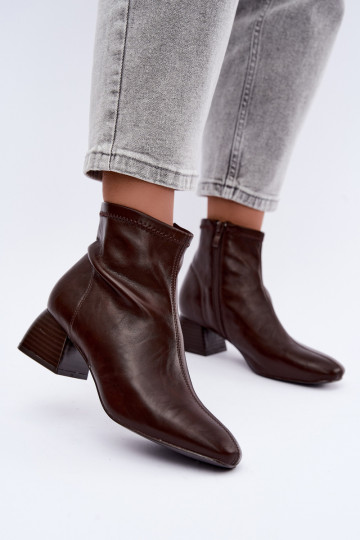 Estelle faux leather enkellaarsjes in chocoladekleur 2