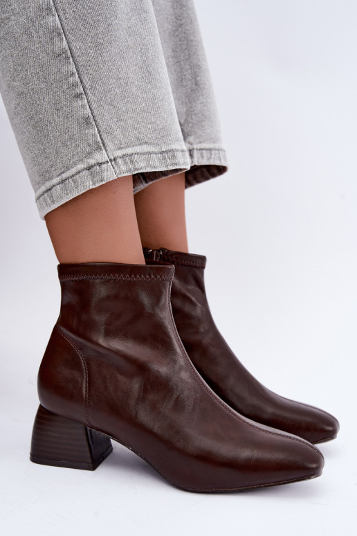 Estelle faux leather enkellaarsjes in chocoladekleur