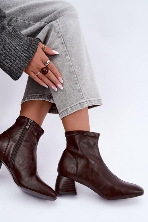 Estelle faux leather enkellaarsjes in chocoladekleur