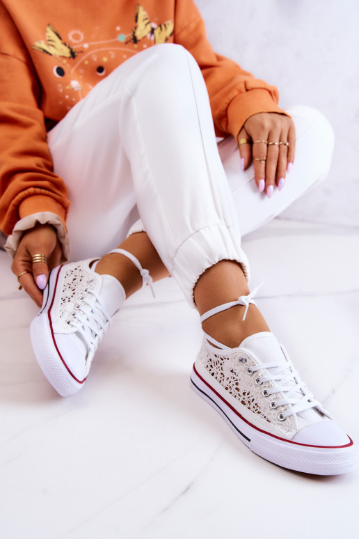 Witte dameschoenen met kantmotieven Venture