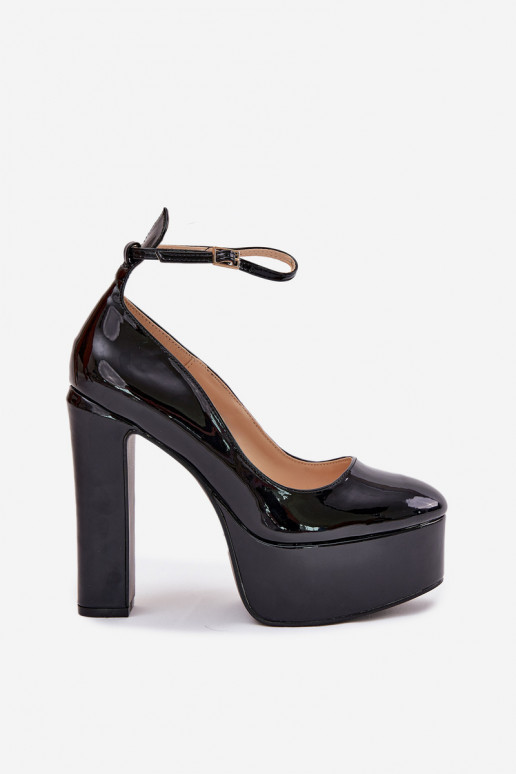 Zwarte lak-effect hakken met platform Nianka