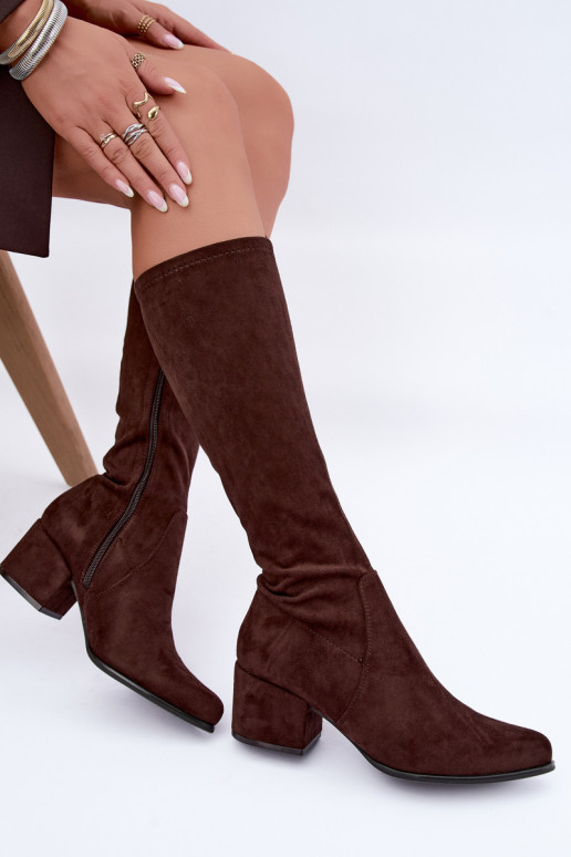 Dames kniehoge laarzen met lage hakken in chocolade faux suede Sergio Leone KZ212