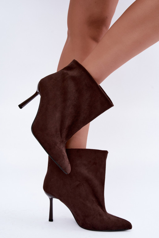 Cacao kleur slip-on enkellaarsjes met dunne hakken Kamea