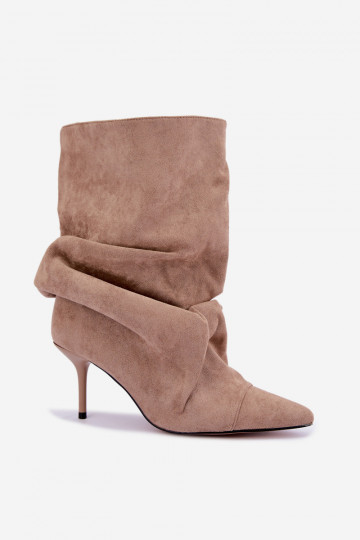 gekruiste warme instapankleboots met dunne hakken in zandkleur Greselle
