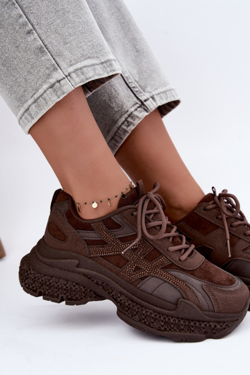 Sneakers met chocoladekleurige decoratie Amselle