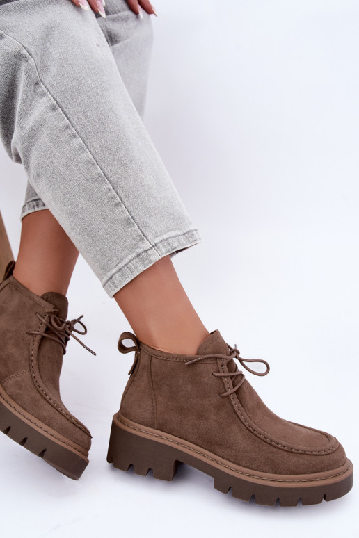 Gevlochten enkellaarsjes in faux suede zand Farella