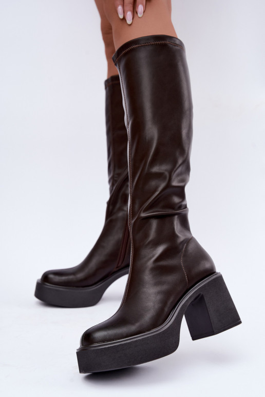 Dames kniehoge laarzen met platform en hakken van faux leather in chocolade kleur Nesalie