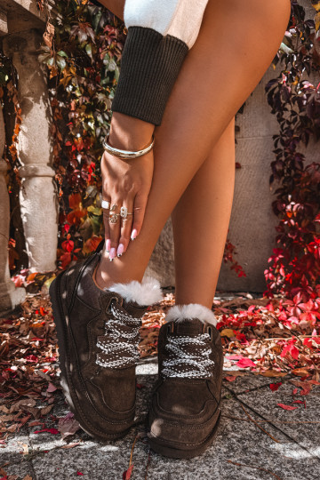 Faux suede sneeuwlaarzen met bont en veters Vinceza 97974 in chocoladekleur