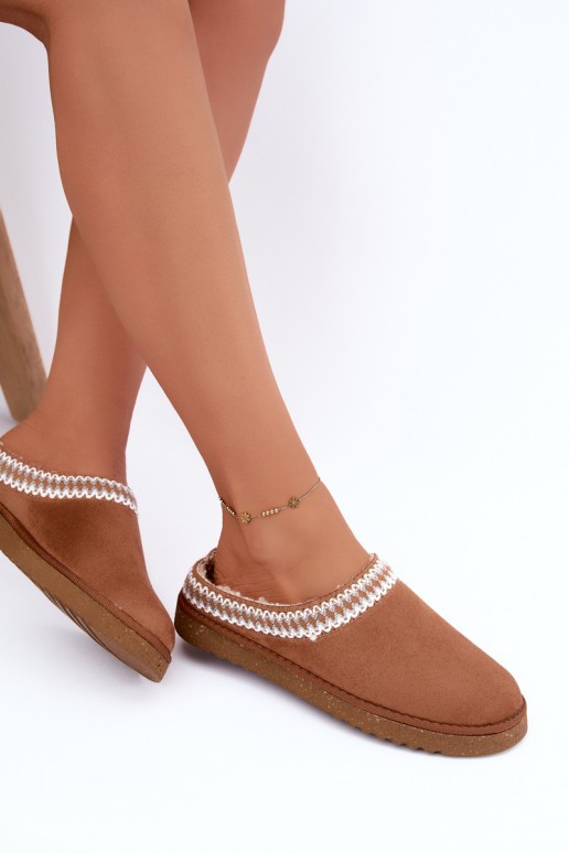 dameshuisslippers met geborduurde bloemen in bruin Inblu