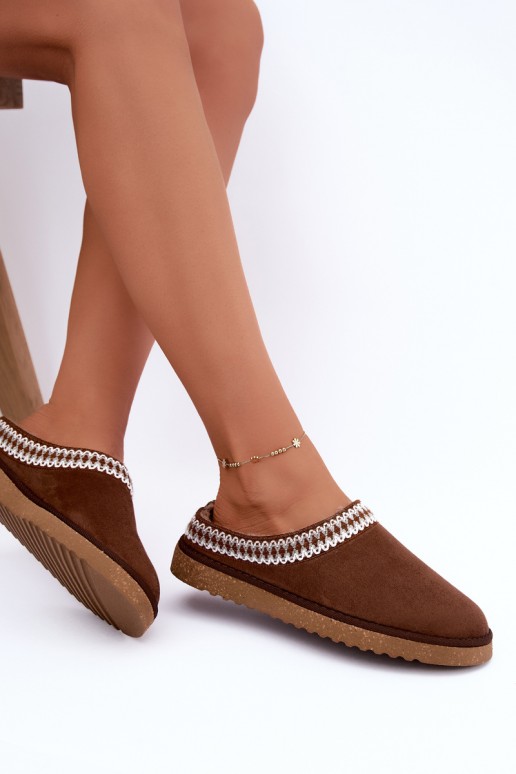 dameshuisslippers met geborduurde bloemen in bruin Inblu
