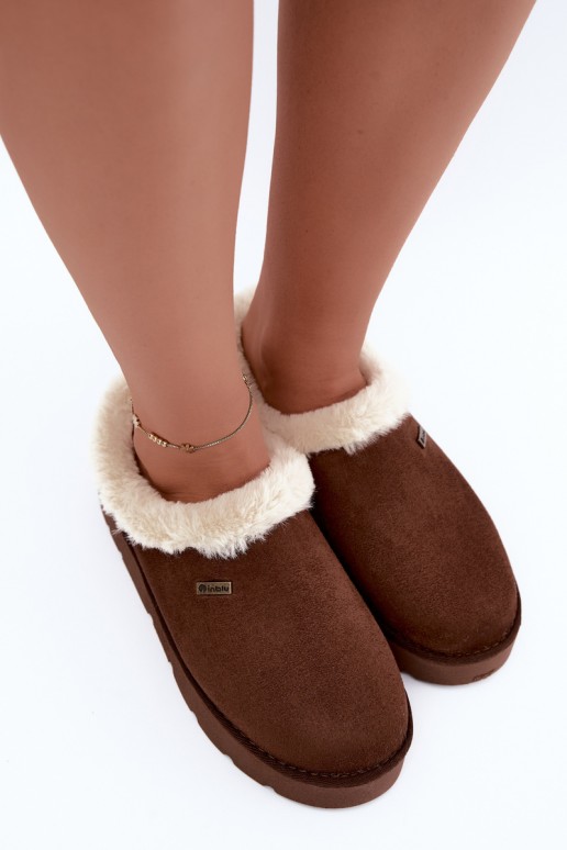 dameshuisslippers met karakul in donkerbruin Inblu