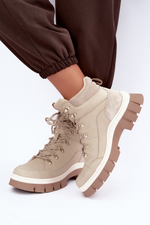geïsoleerde damesschoenen Lee Cooper LCJ-26-31-4581 in zandkleur