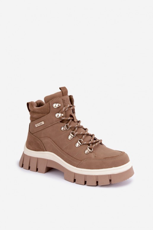 geïsoleerde damesschoenen Lee Cooper LCJ-26-31-4582 in zandkleur