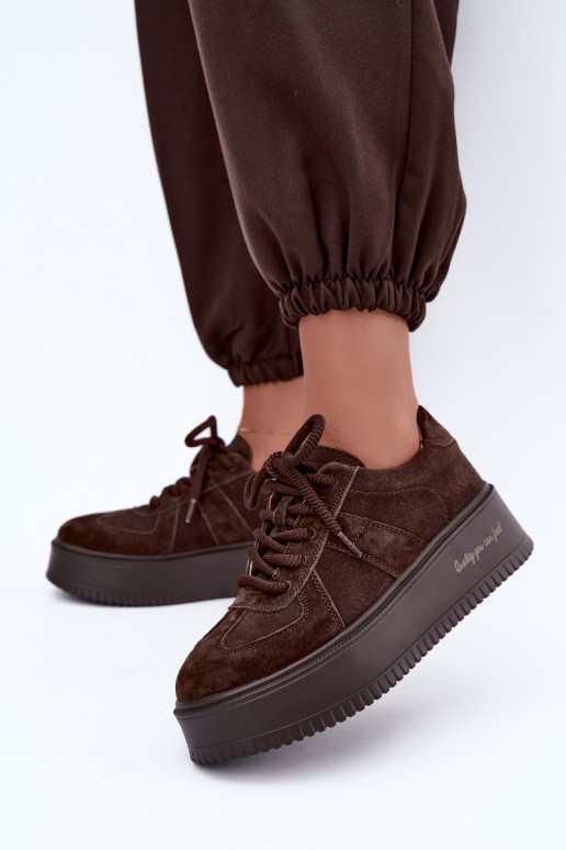 faux suede sneakers met platform Lee Cooper LCJ-26-01-4644 in chocolade