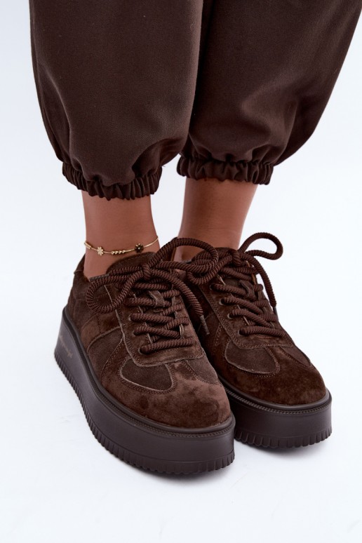 faux suede sneakers met platform Lee Cooper LCJ-26-01-4644 in chocolade