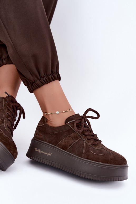 faux suede sneakers met platform Lee Cooper LCJ-26-01-4644 in chocolade